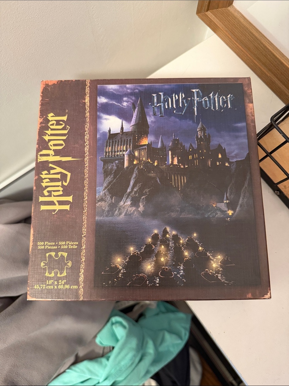 Harry Potter 550-Piece Hogwarts Puzzle - Dark Blue & Brown Box